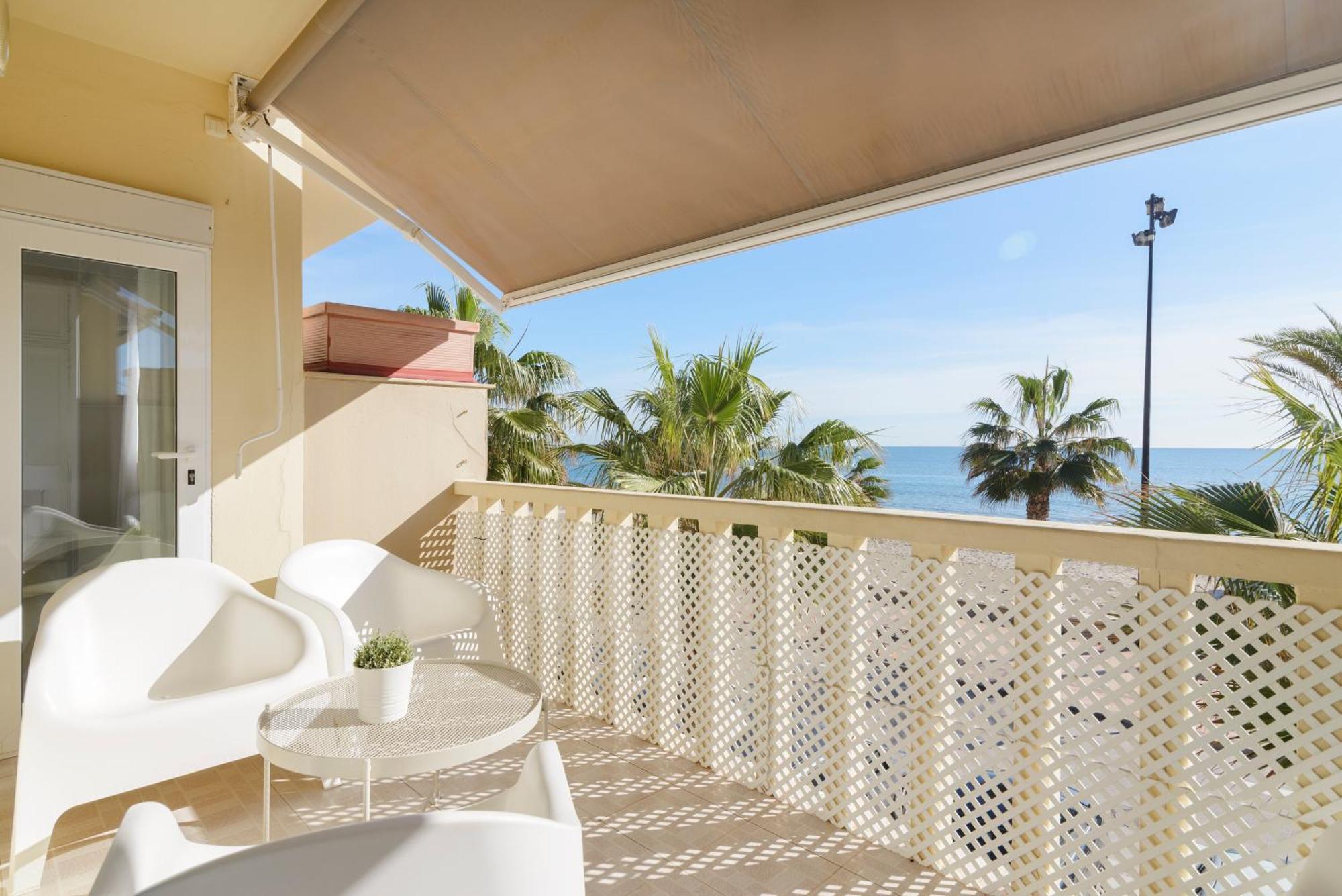 Lujosa vivienda en primera línea de playa Fuengirola Exterior foto